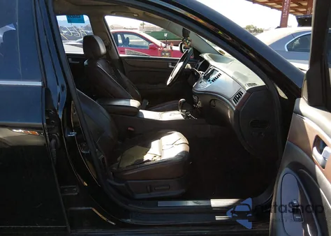 2013 Hyundai Genesis 3.8 z USA, uszkodzony, nr VIN KMHGC4DD0DU240718